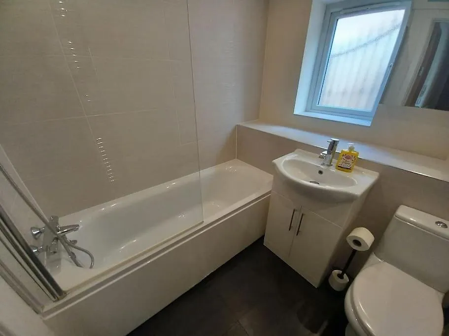 Comfortable And Spacious 2 Bedrooms Free Parking Nottingham 0*,