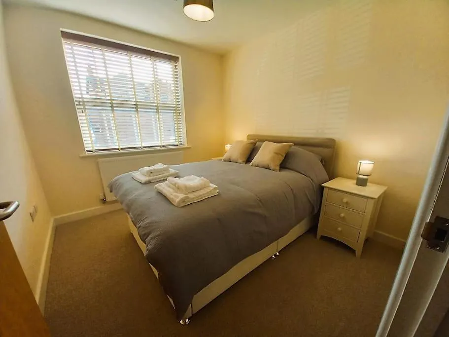 Comfortable And Spacious 2 Bedrooms Free Parking Nottingham Apartment
